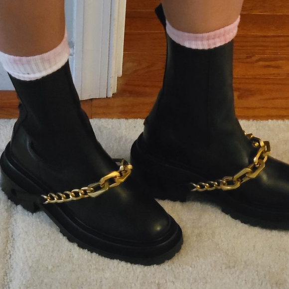 Boots - Picture 7 of 8